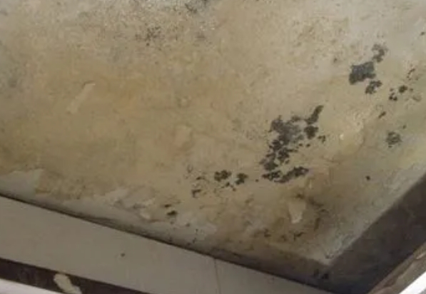白水阳台漏水维修公司分享下白水卫生间渗水维修需要注意哪些问题。